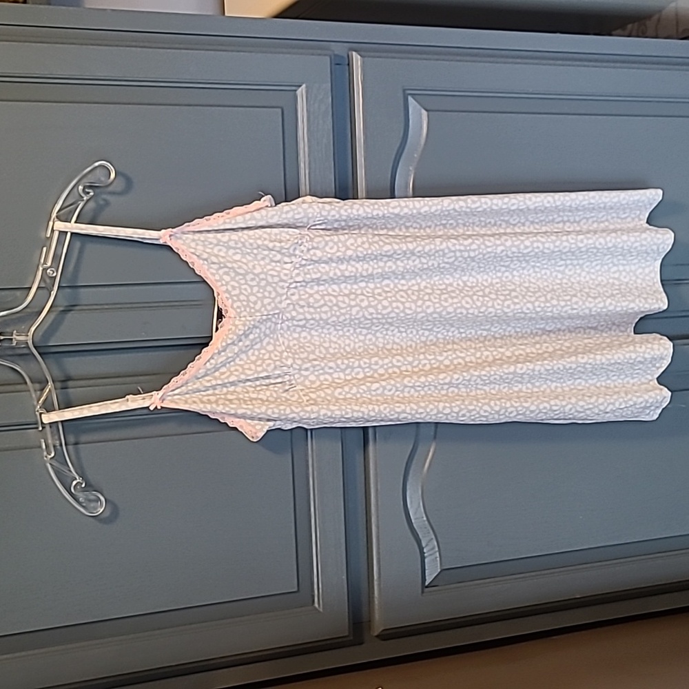 Like new night dress. Cute pattern and bows